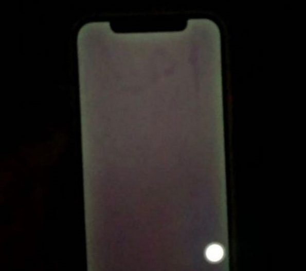 鹿寨苹果手机维修分享苹果客服回应 iPhone 12 屏幕“发绿”问题 